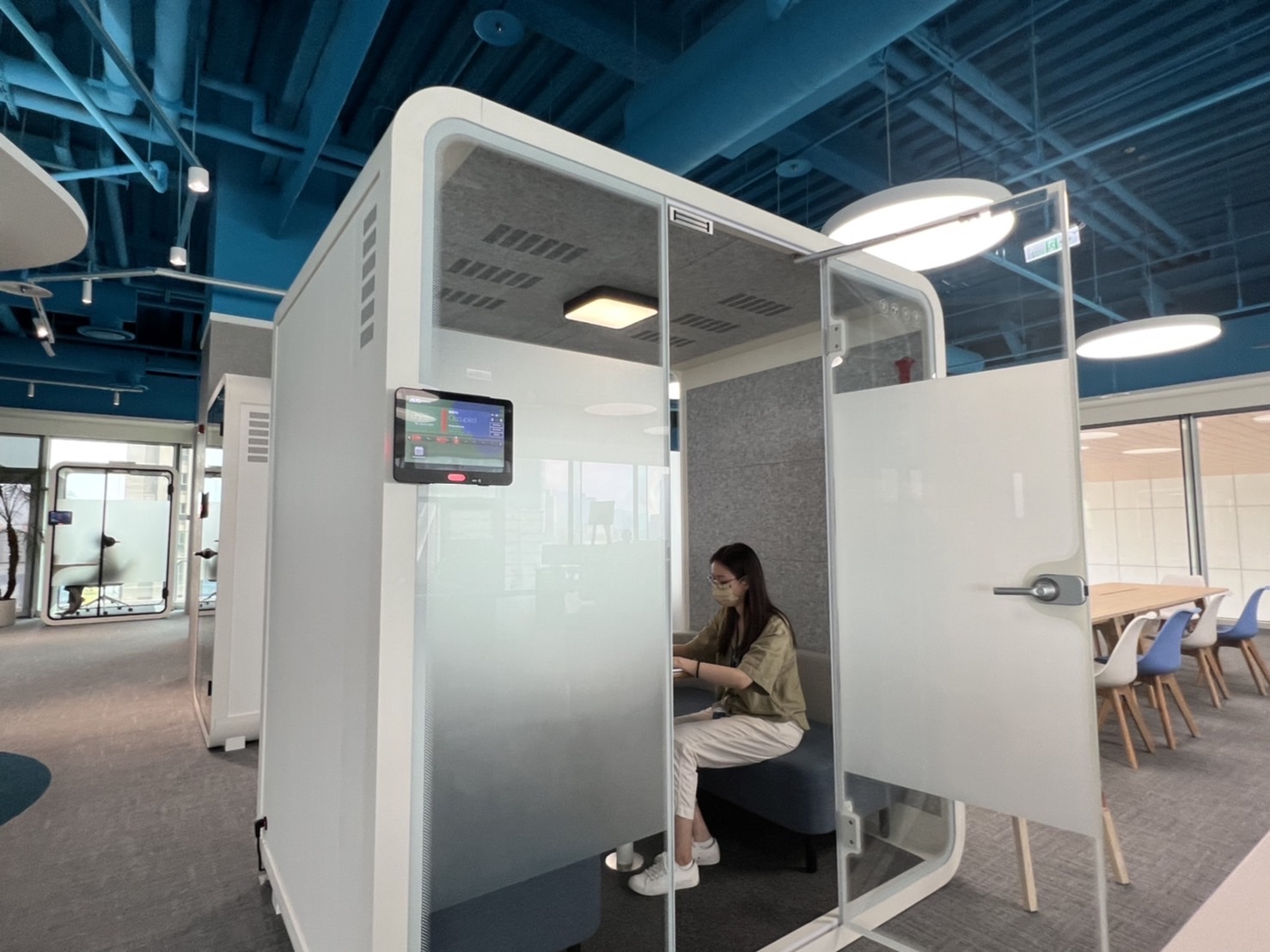 大庄家高雄據點的智慧行動辦公艙，展現大庄家在面板以外的研發應用軟實力